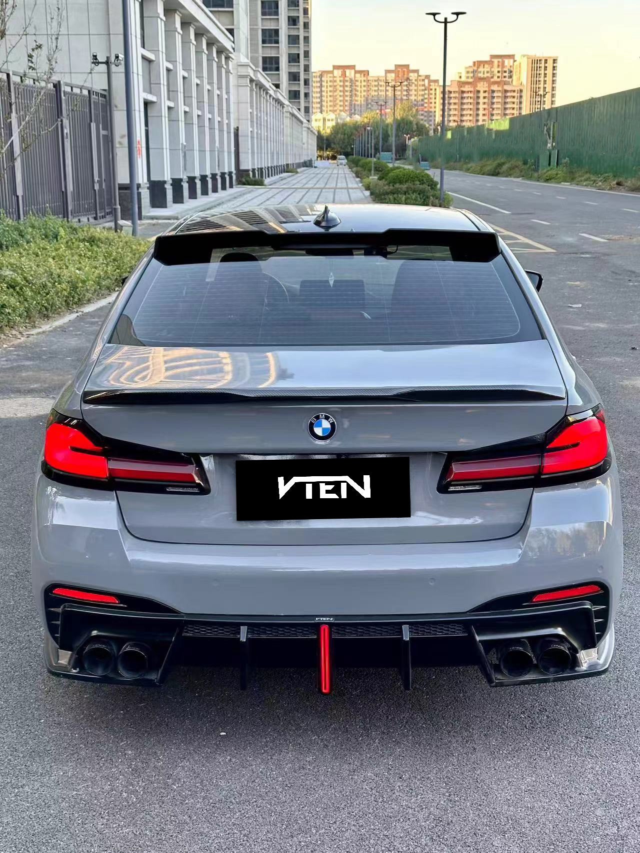 BMW M5/M5C F90 (Fits Both Pre-LCI & LCI) 2018-ON & 5 Series G30 540i M550i (With M-Package Bumper) G30 G31 (Fits Both Pre-LCI & LCI) 2017-ON with Aftermarket Parts - Rear Roof Spoiler ABS from VTEN