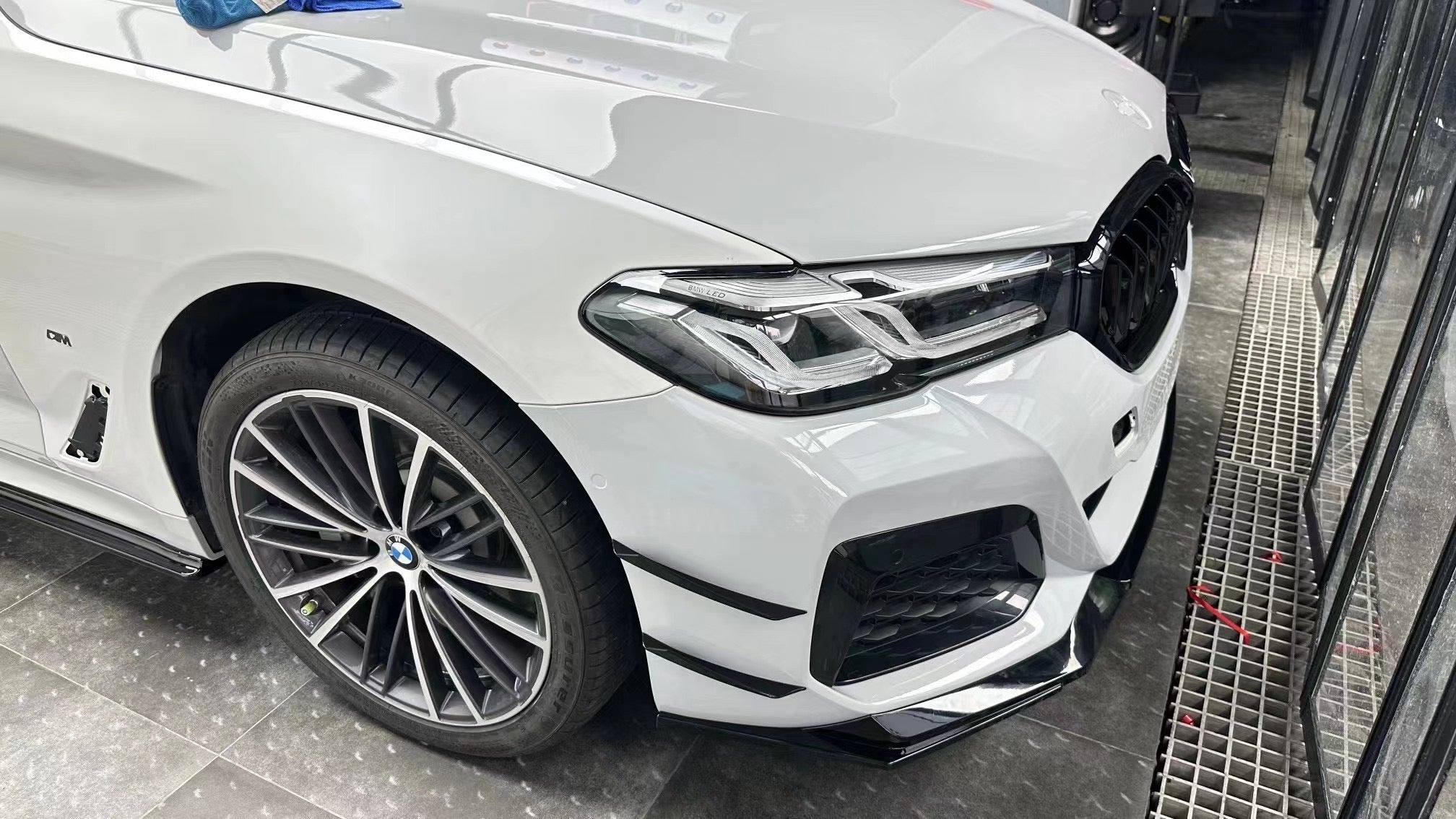 BMW 5 Series M550i 540i (With M-Package Bumper) G30 G31 LCI 2021-ON with Aftermarket Parts - Front Canards ABS from VTEN