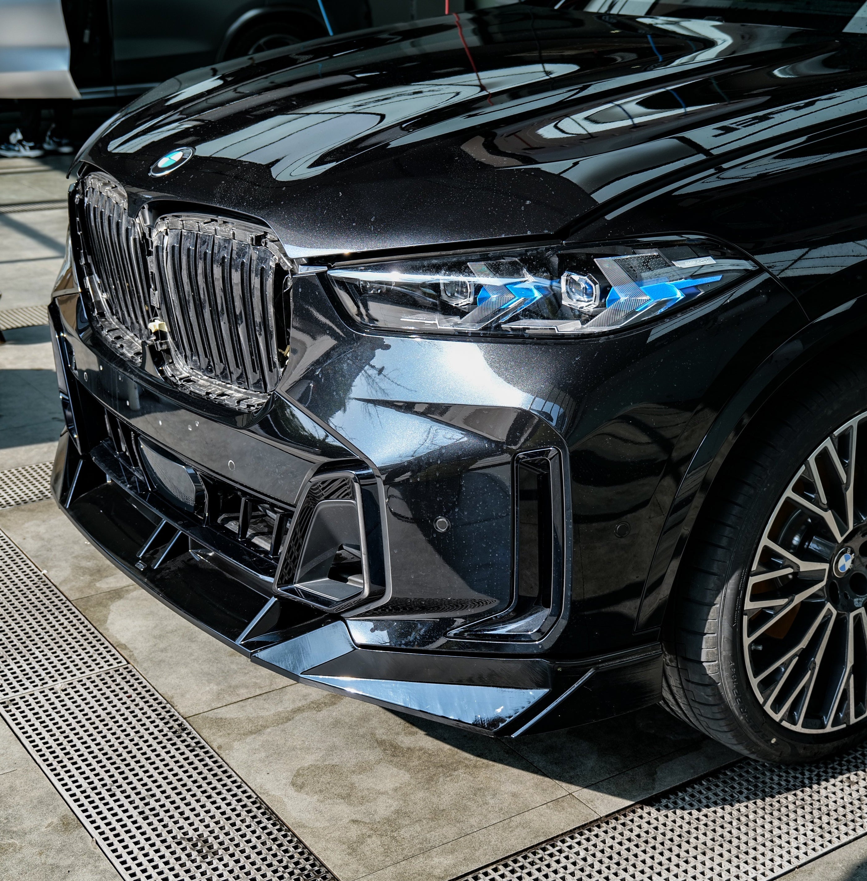BMW X5 s/x Drive 40i & xDrive 50e (With M-Package, does not fit base model) & M60i G05 LCI 2024-ON with Aftermarket Parts - Front Lip PP from VTEN