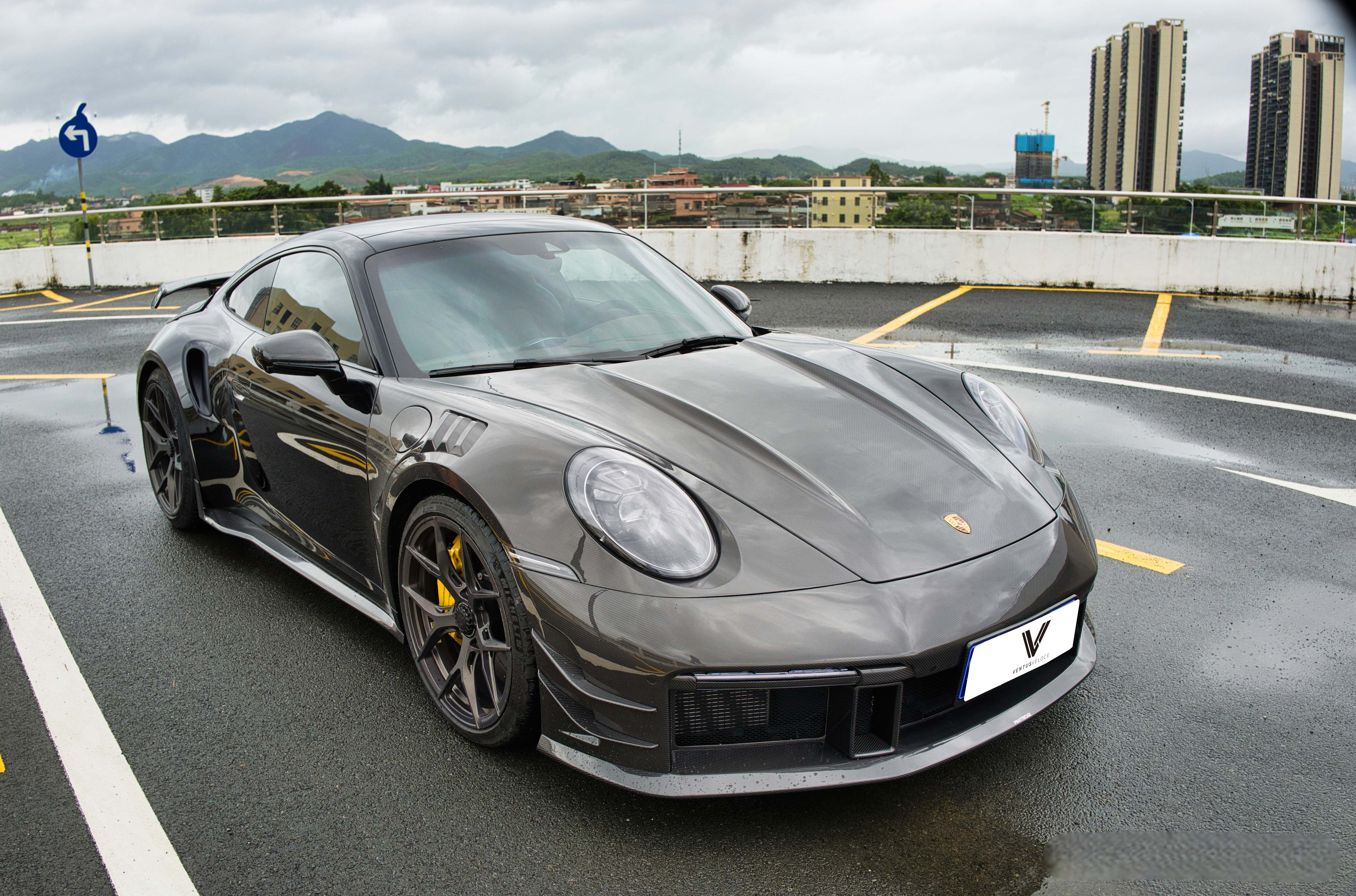 Porsche 911 992.1 Turbo/Turbo S 2020 2021 2022 2023 2024 2025 with Aftermarket Parts - Side Air Intakes Carbon Fiber from Ventus Veloce