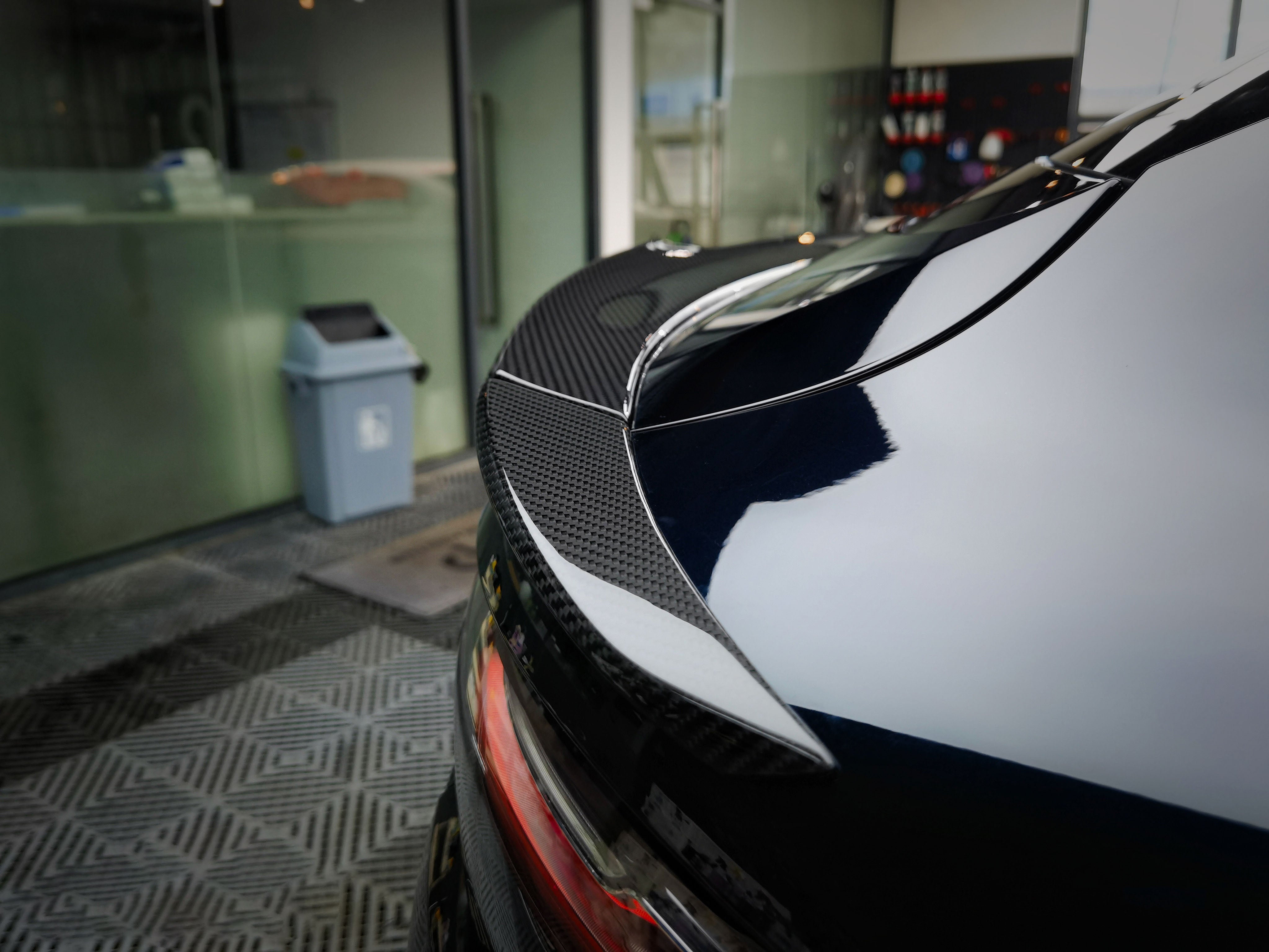 Porsche Cayenne 9Y0 9Y0.1 9Y0.2 Base/S/Turbo/E-Hybrid 2019-ON with Aftermarket Parts - Rear Spoiler Pre-preg Carbon Fiber from Ventus Veloce