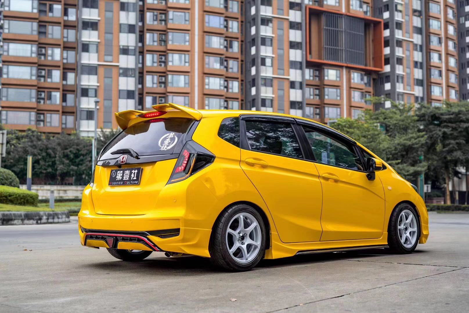 Honda Fit 3rd Gen GK3 GK4 GK5 GK6 GK7 GH7 GP5 GP6 2015-2020 with Aftermarket Parts - Side Skirts PP from Yofer USA
