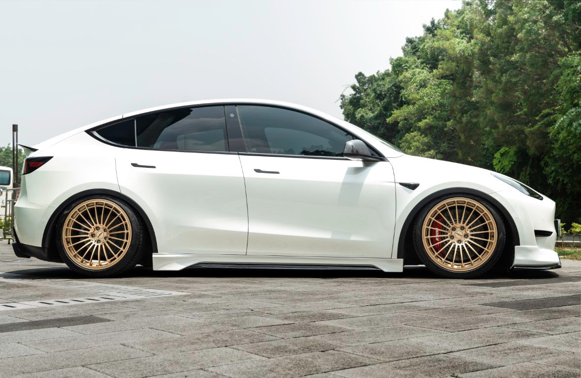 Tesla Model Y / Performance 2021 2022 2023 2024 with Aftermarket Parts - V2 Side Skirts PP from Yofer USA