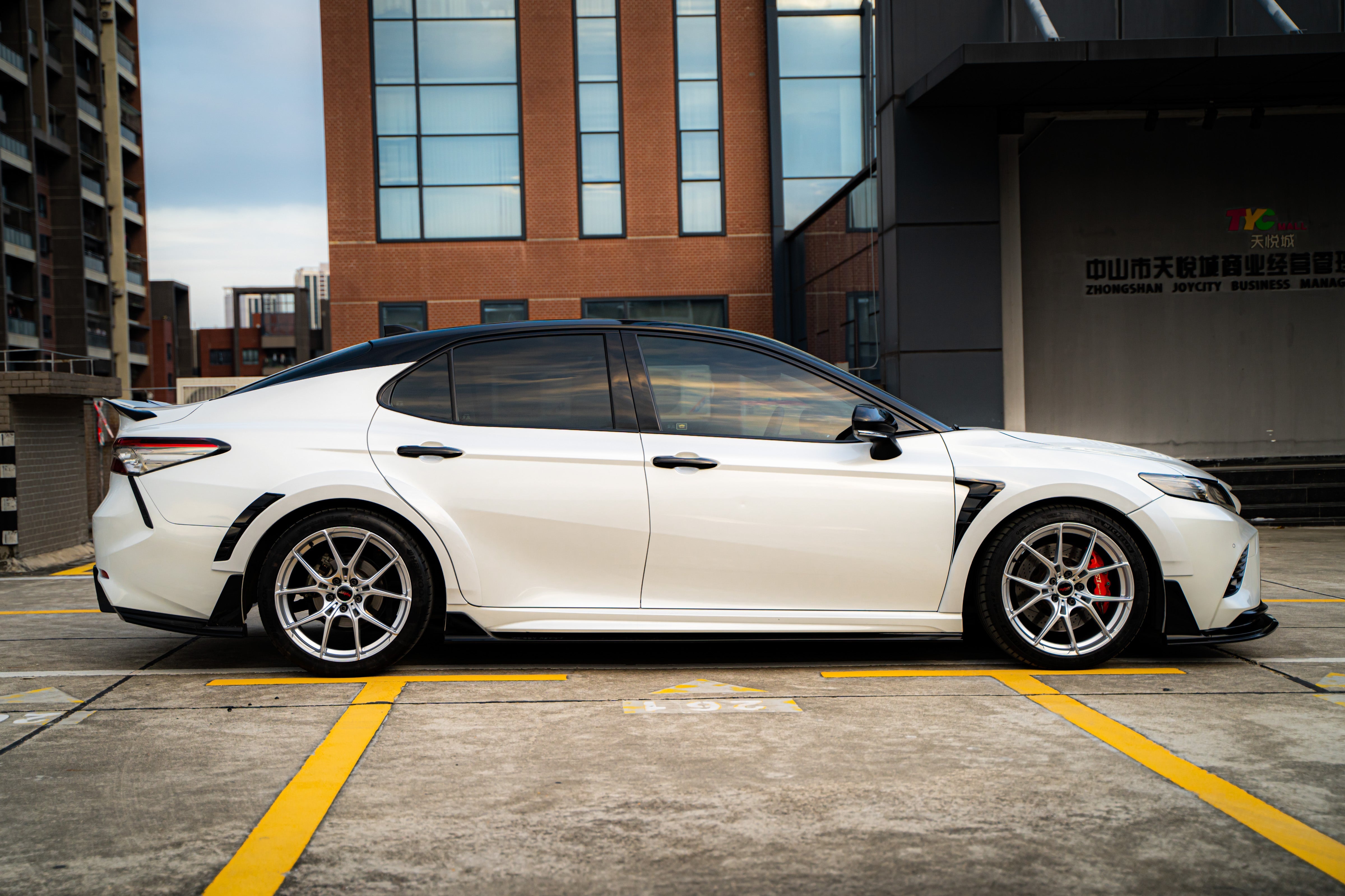 Toyota Camry 8th Gen XV70 TRD SE XSE LE XLE 2018-2024 with Aftermarket Parts - Widebody Wheel Arches PP from Yofer USA