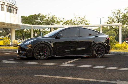 Tesla Model Y / Performance 2021-ON with Aftermarket Parts - Loong Flames Max Side Skirts PP from Yofer USA