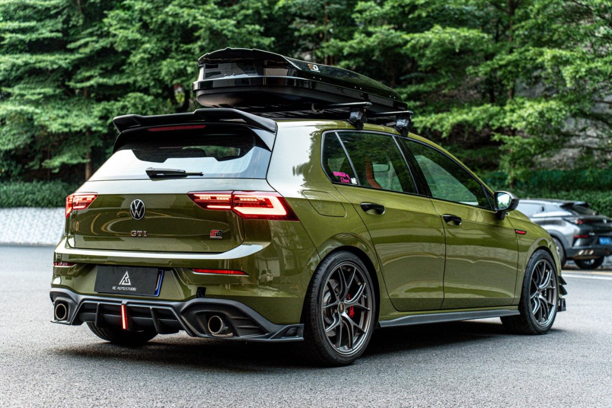 Volkswagen GTI & R-line MK8 2022 2023 2024 with Aftermarket Parts - AE Rear Diffuser?Carbon Fiber?from?ArmorExtend