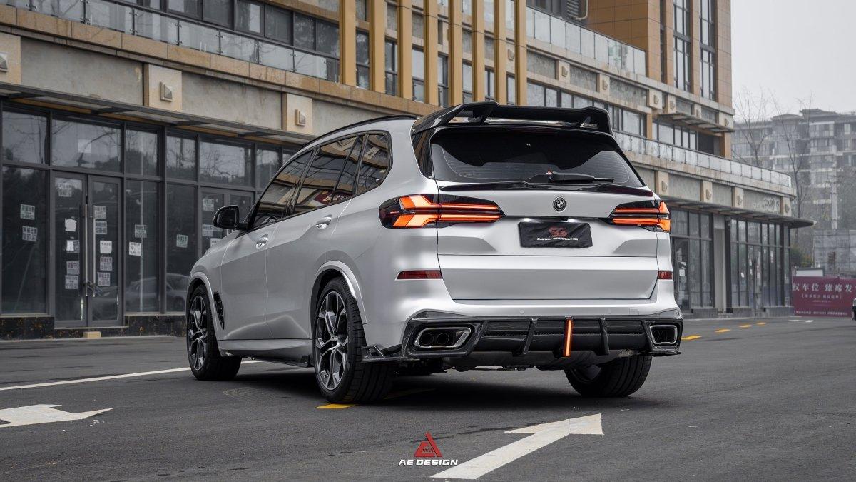 BMW X5 G05 M50i X/S Drive 40i (with M-Package) (Fits Both Pre-LCI & LCI) 2019 2020 2021 2022 2023 2024?with Aftermarket Parts - AE?Style Rear Roof Spoiler Carbon Fiber from ArmorExtend