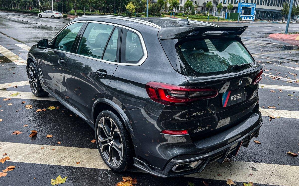 BMW X5 G05 M50i X/S Drive 40i (with M-Package) (Fits Both Pre-LCI & LCI) 2019-ON & X5M X5MC F95 (Fits Both Pre-LCI & LCI) ?2020 2021 2022 2023 2024?with Aftermarket Parts - AE Style Rear Spoiler Carbon Fiber from?ArmorExtend