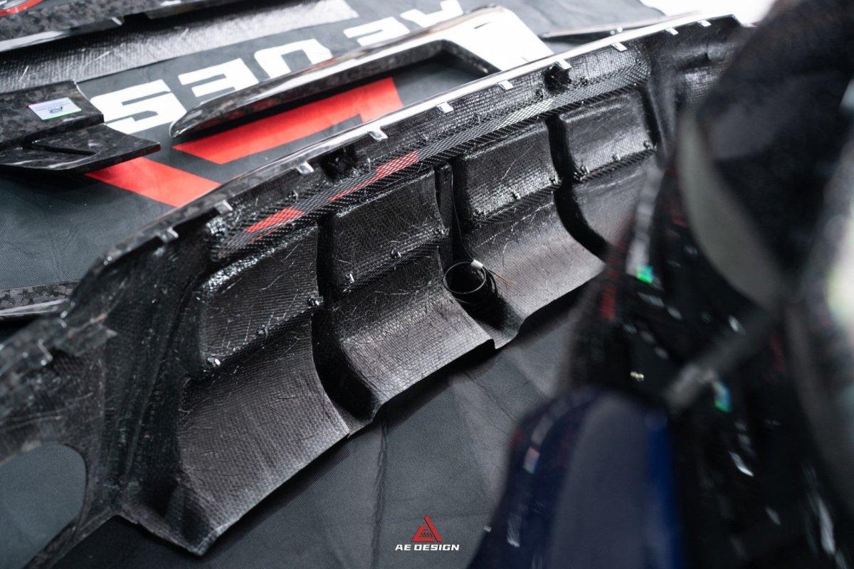 Audi RSQ8 2021 2022 2023 2024 SQ8 Q8 (requires you to upgrade the exhaust tips to RSQ8 version) 2020 2021 2022 2023 2024 with Aftermarket Parts - AE Rear Diffuser?Pre-Preg Carbon Fiber?from?ArmorExtend