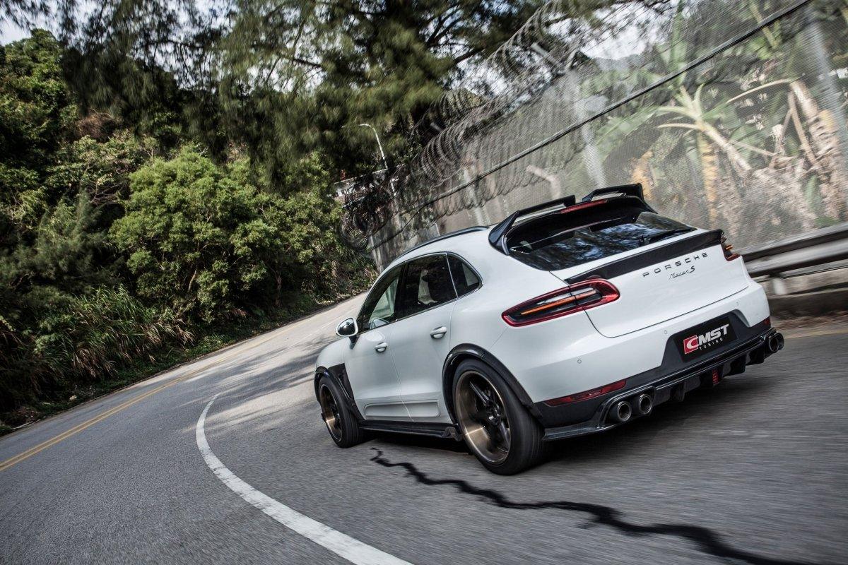 Porsche Macan 95B.1 Base/S/GTS/Sport Edition/Turbo 2015 2016 2017 2018 with Aftermarket Parts - Rear Trunk Spoiler Carbon Fiber / FRP from CMST Tuning
