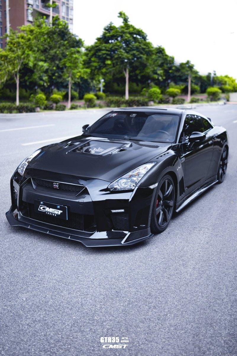 Nissan GTR Nismo T-Spec Black Edition Track Eidtion Premium Pure 2008-2024 with Aftermarket Parts - Stage 2 Style Side Skirts Carbon Fiber / FRP from CMST Tuning
