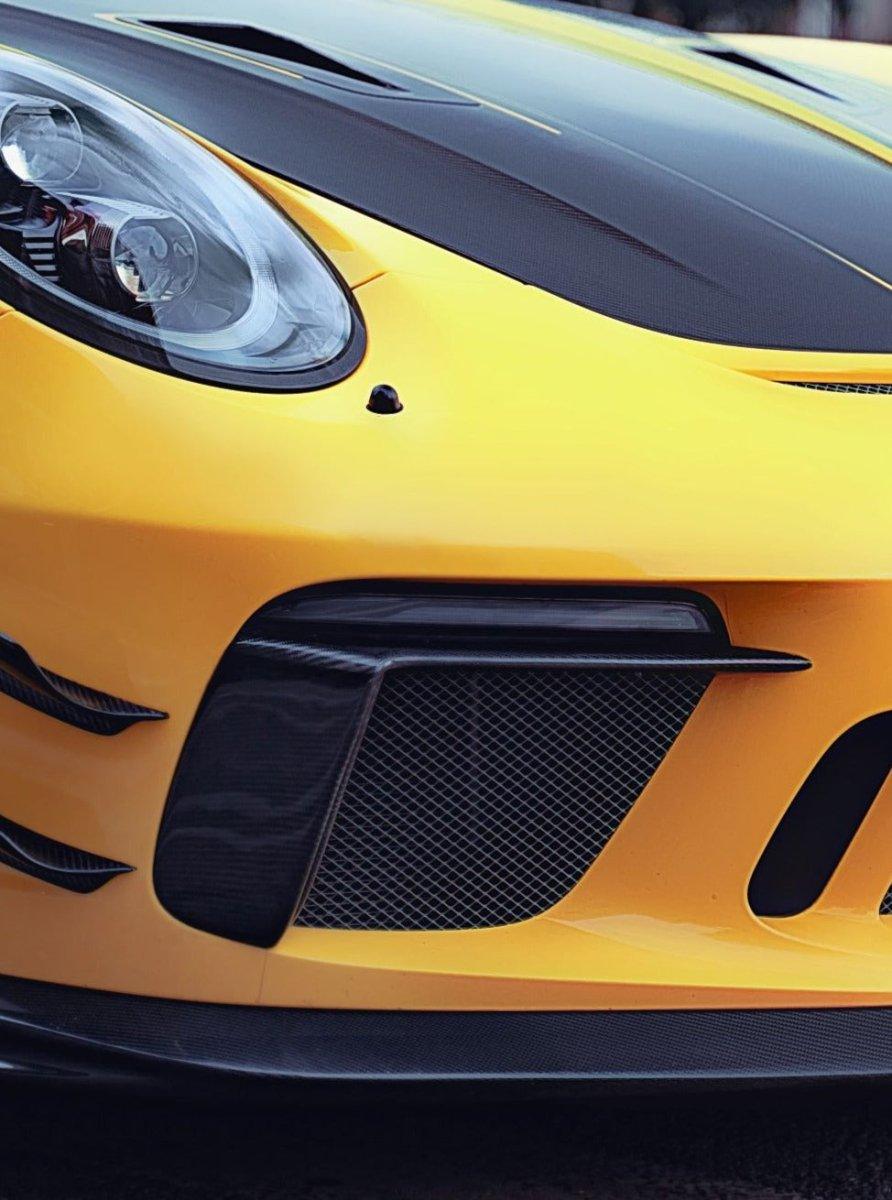 Porsche 991.2 911 GT3RS 2017-2019 with Aftermarket Parts - Vacuumed Carbon & FRP Upper Valences from CMST Tuning