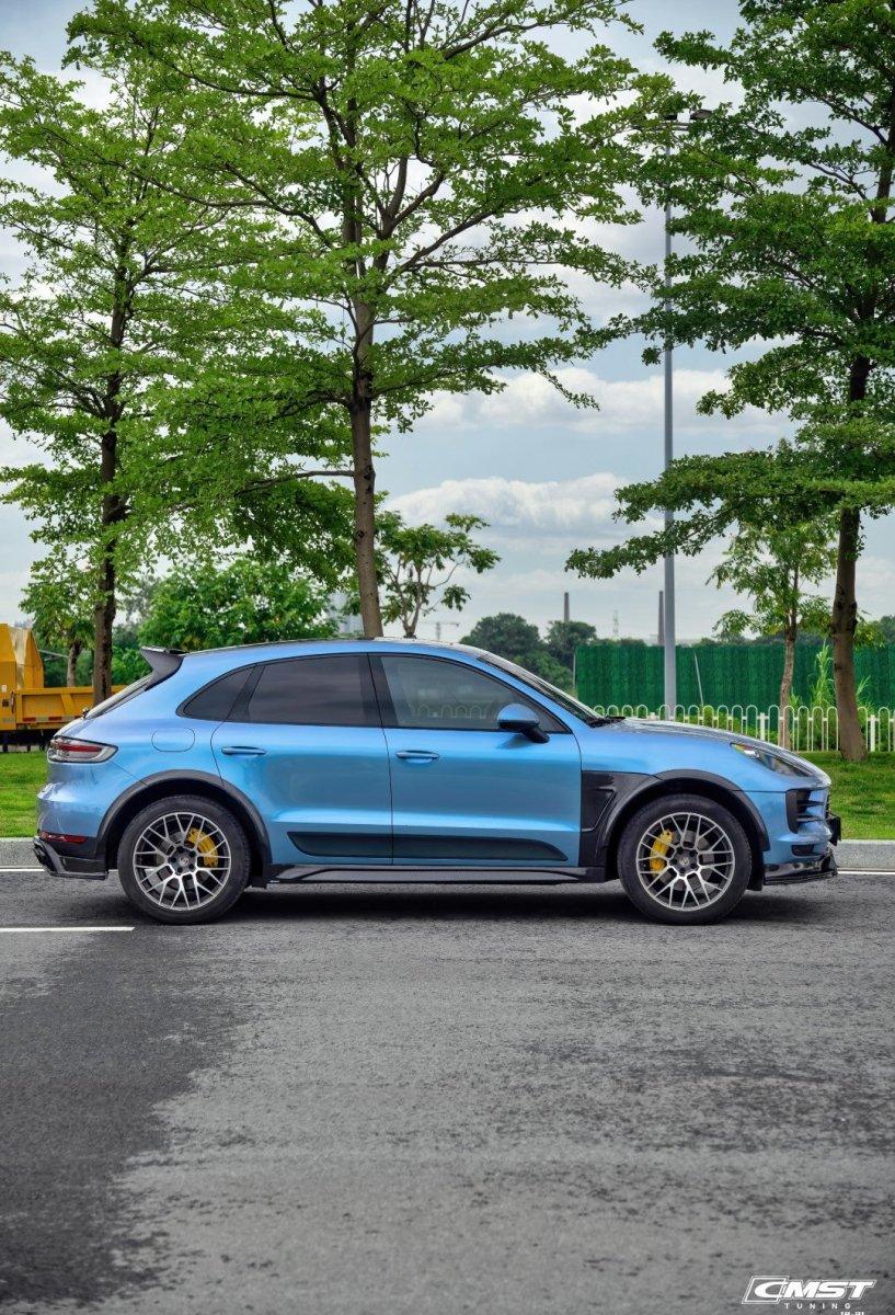 Porsche Macan 95B.1 Base/S/GTS/Sport Edition/Turbo 2015 2016 2017 2018 & Macan 95B.2 Base/S/GTS/Turbo 2019 2020 2021 with Aftermarket Parts - Side Skirts Carbon Fiber / FRP from CMST Tuning