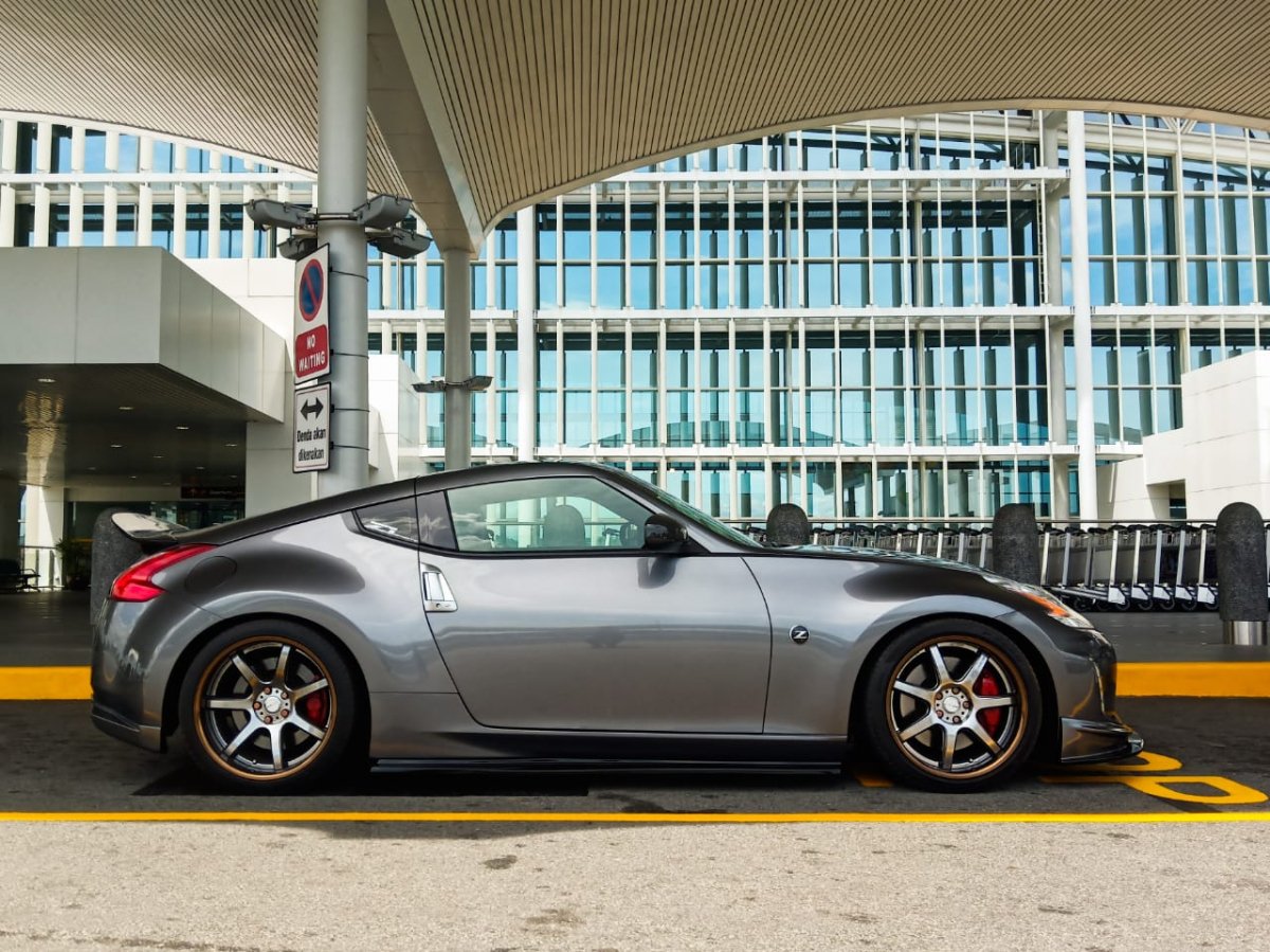 Nissan 370Z Sport Touring Base Fairlady Z Z34 Pre-Facelift 2009 2010 2011 & 370Z Sport Touring Base Fairlady Z Z34 Facelift 2012 2013 2014 2015 2016 2017 2018 2019 2020 & Nismo V1 2009 2010 2011 & Nismo V2 2012 2013 2014 2015 2016 2017 2018 2019 2020 with Aftermarket Parts - Rear Spoiler Carbon Fiber / FRP from EPR USA