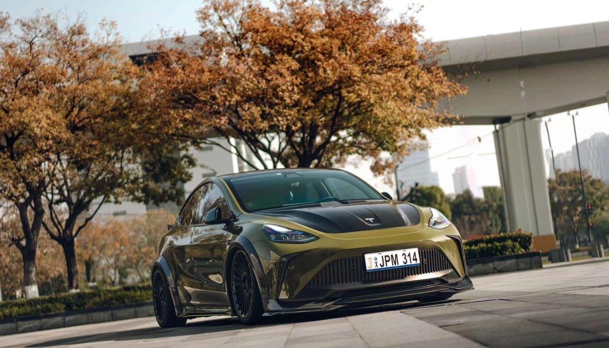 Tesla Model Y Performance AWD Long Range RWD Standard 2020 2021 2023 2024 with Aftermarket Parts - "STARSHIP" Stage 1 Corner Lip (2 pcs) & Stage 2 Corner Lip (4 pcs) & Front Bumper Carbon Fiber from Robot Craftsman