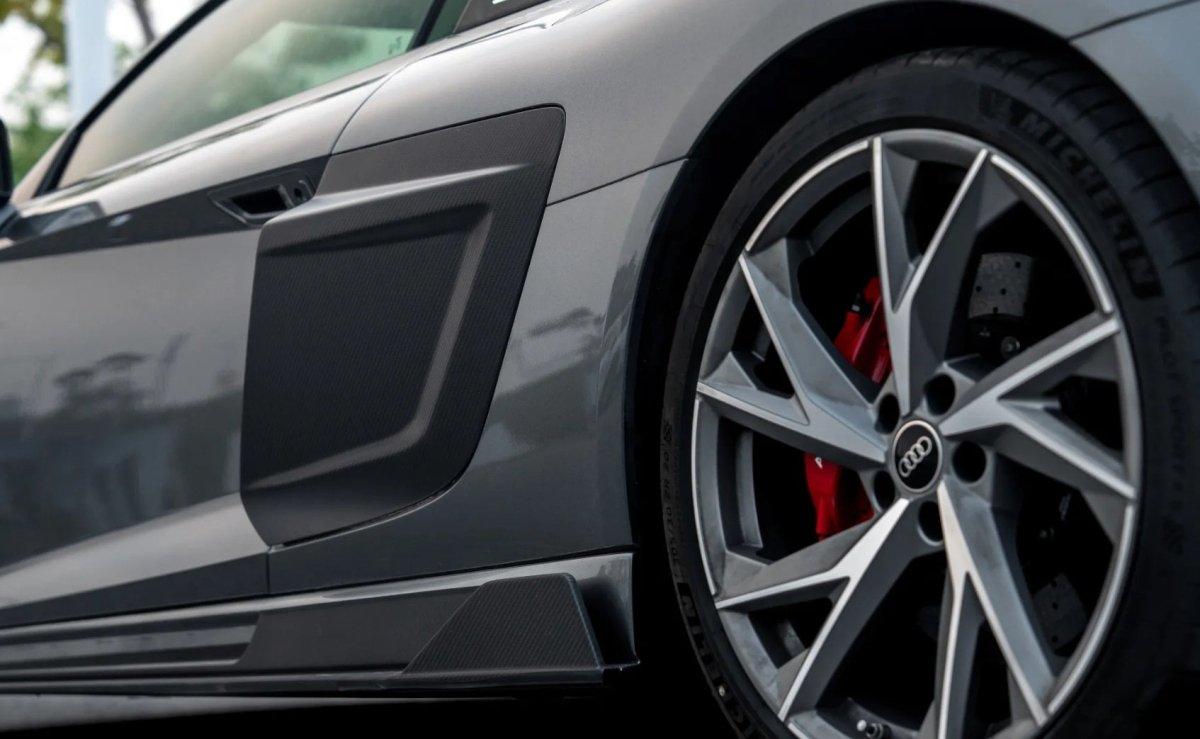 Audi R8 Gen 2 2020 2021 2022 2023 with Aftermarket Parts - Side Blades Carbon Fiber from Ventus Veloce