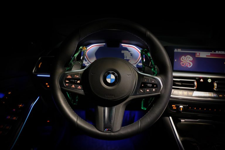 BMW m340i G20 Forged Carbon / Luminous Wheel Paddle Shifter