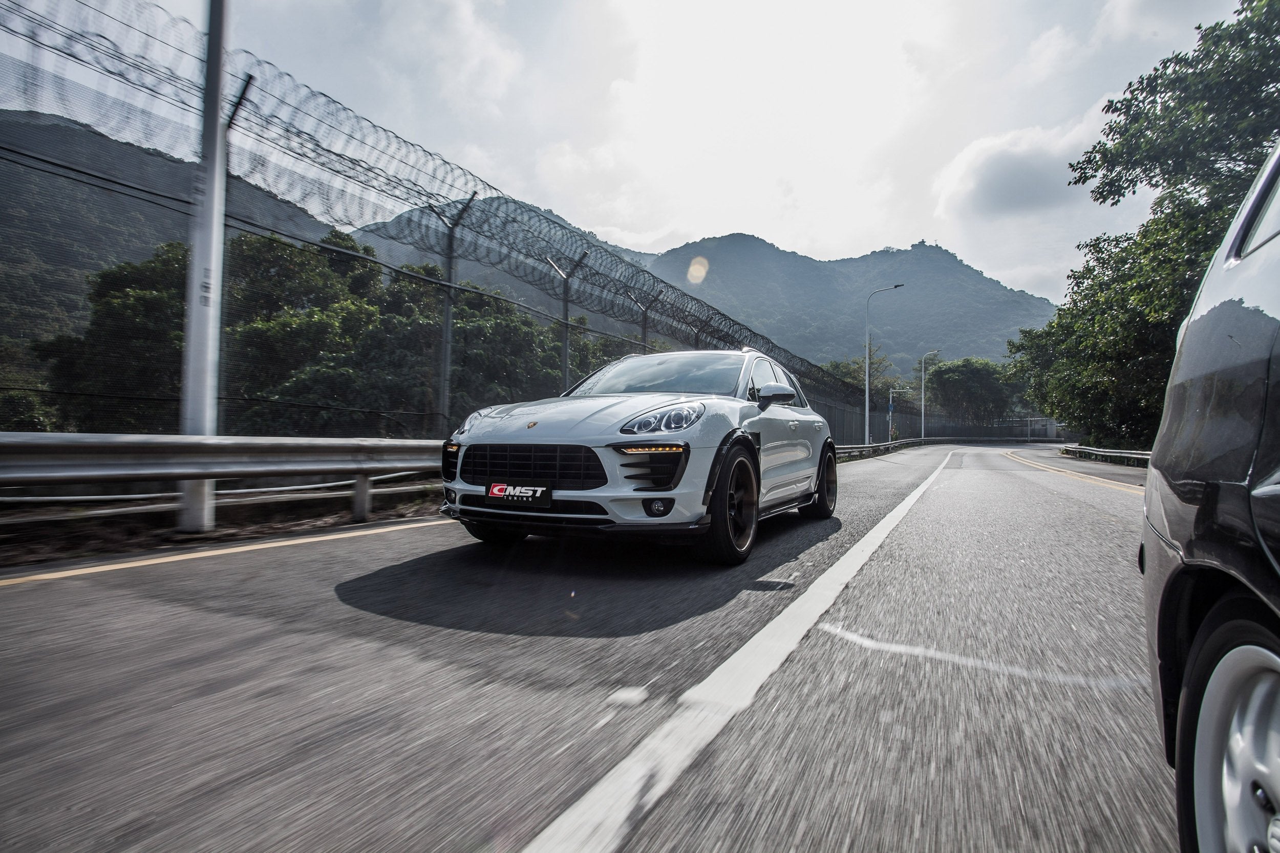 CMST Carbon Fiber Wheel Arches (12 Pcs) for Porsche Macan & Macan S & Macan GTS 2015-2021