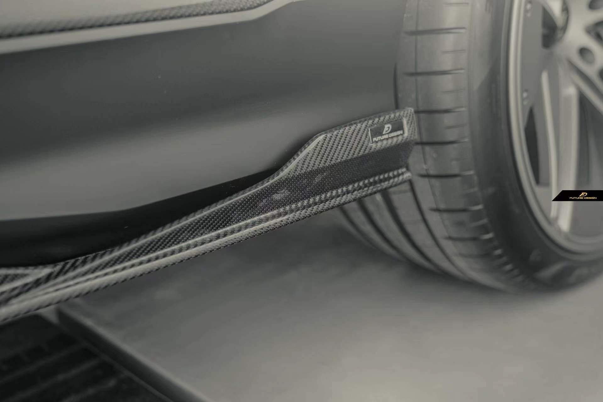 Future Design FD Carbon Fiber SIDE SKIRTS for Lamborghini Urus