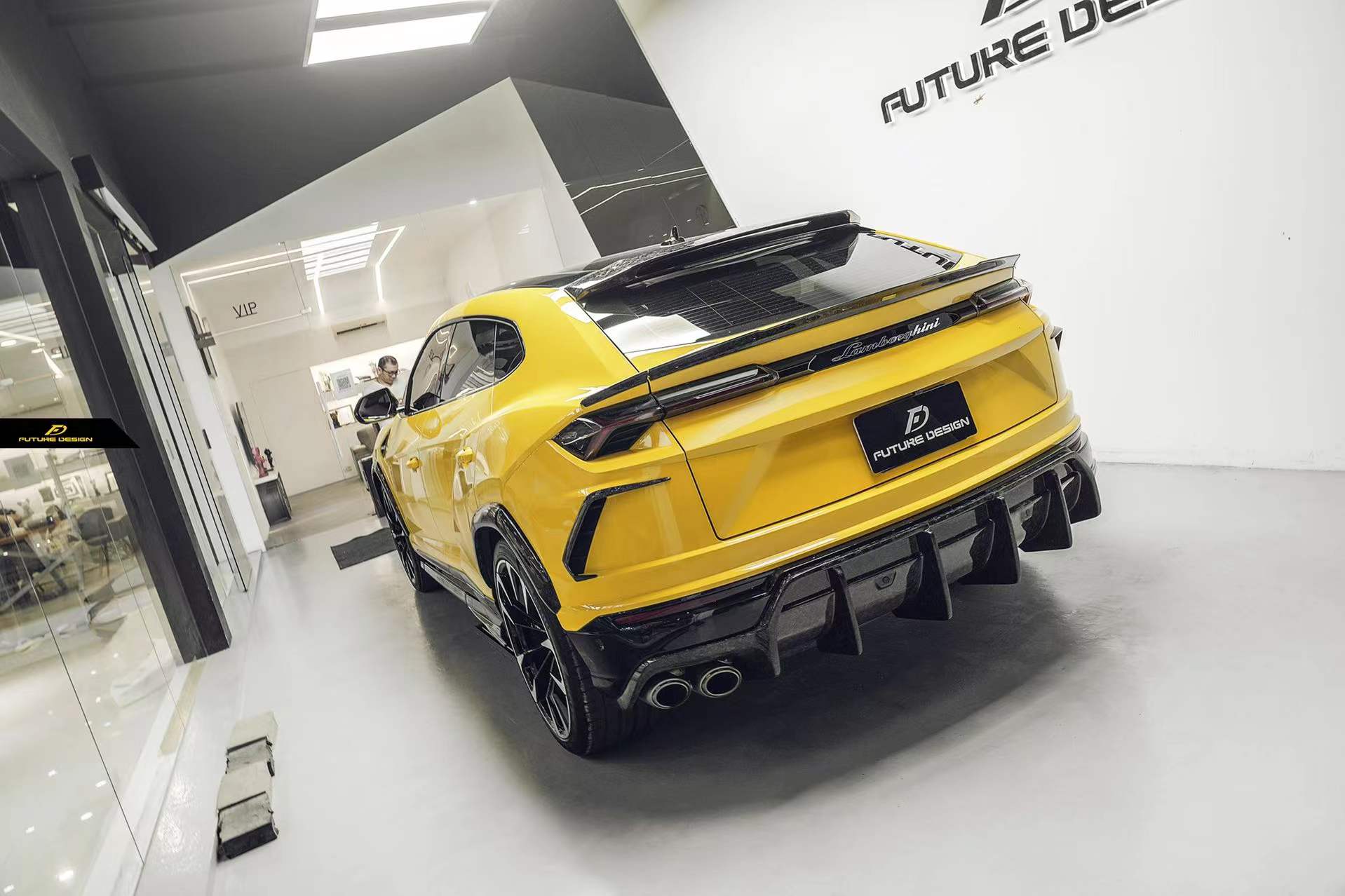 Future Design FD Carbon Fiber REAR ROOF SPOILER for Lamborghini Urus
