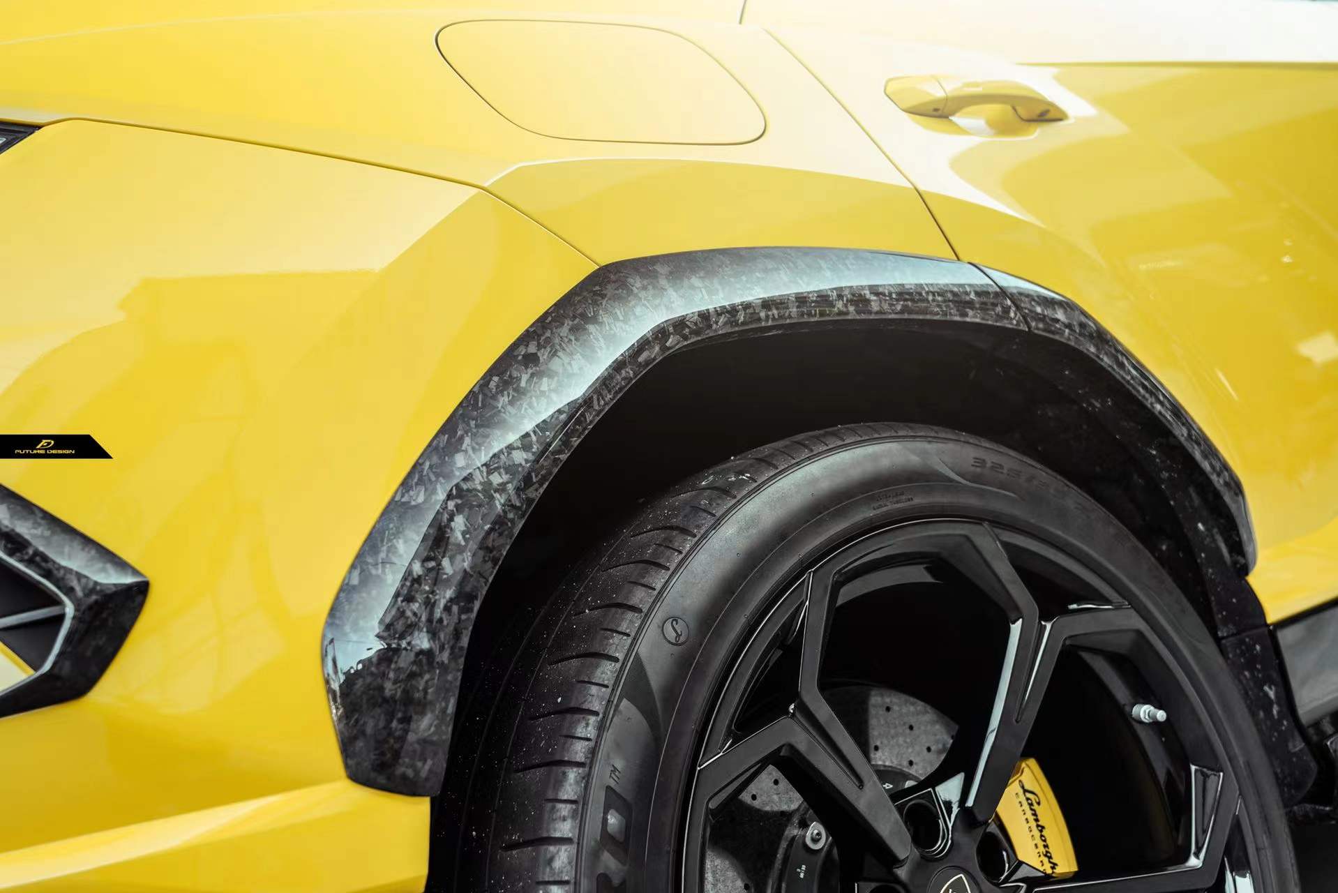 Future Design FD Carbon Fiber WIDEBODY WHEEL ARCHES for Lamborghini Urus