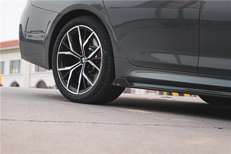 TAKD Carbon Dry Carbon Fiber Side Skirts for BMW 5 Series G30 2017-ON