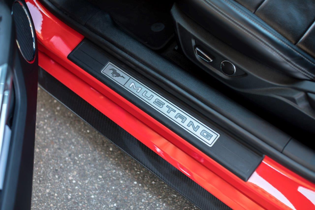 Ventus Veloce Carbon Fiber Side Skirts for 2015 - 2017 Ford Mustang S550.1